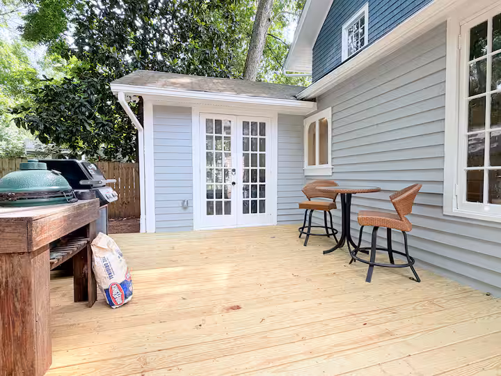 Covered front porch with outdoor seating